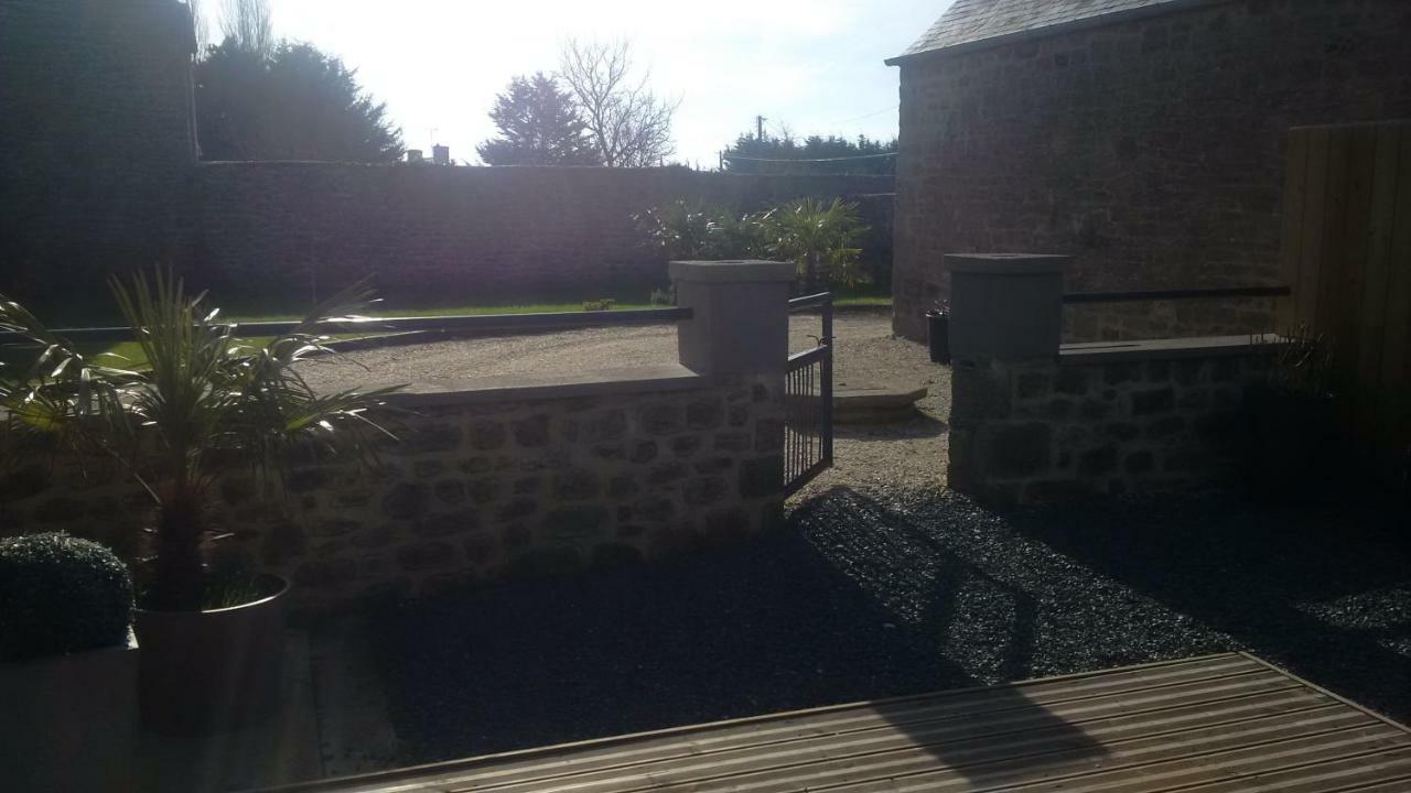 Le Gite De Sandrine Reville Exterior photo